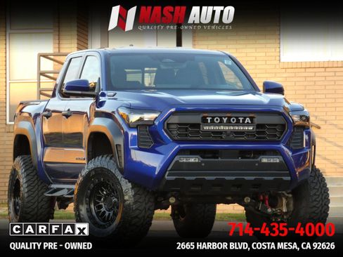 Used 2025 Toyota Tacoma TRD Off-Road w/ TRD Off Road Upgrade Package AWD/4WD image 3