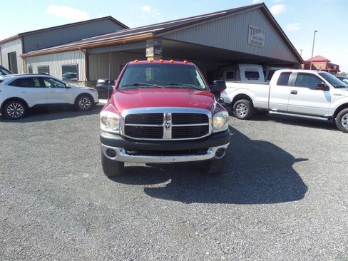 Used 2009 Dodge Ram 2500 Truck SLT w/ Popular Equipment Group AWD/4WD image 2