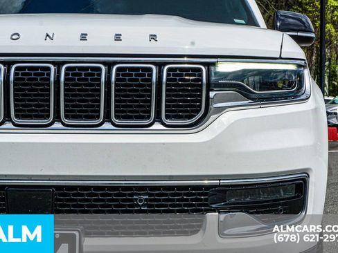 Used 2024 Jeep Wagoneer L Series II RWD image 12