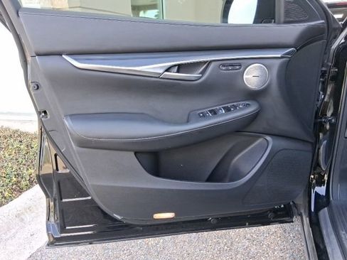 Used 2025 INFINITI QX50 Sport image 17