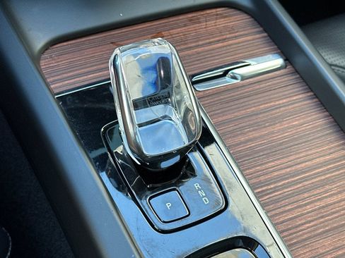 Certified 2023 Volvo XC60 T8 Ultimate image 25