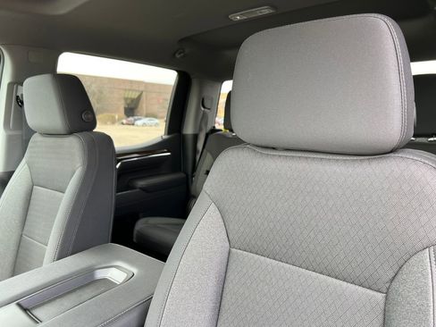 New 2025 GMC Sierra 1500 Elevation image 14