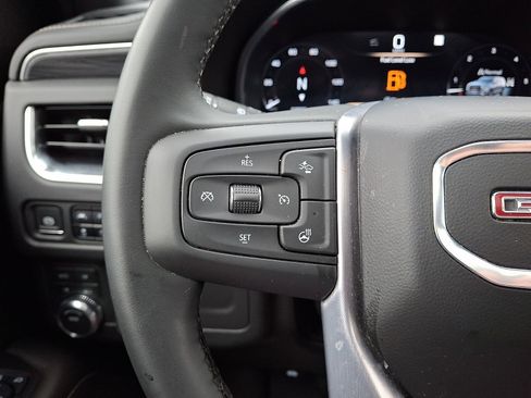 Certified 2024 GMC Yukon XL SLT w/ SLT Premium Package AWD/4WD image 24