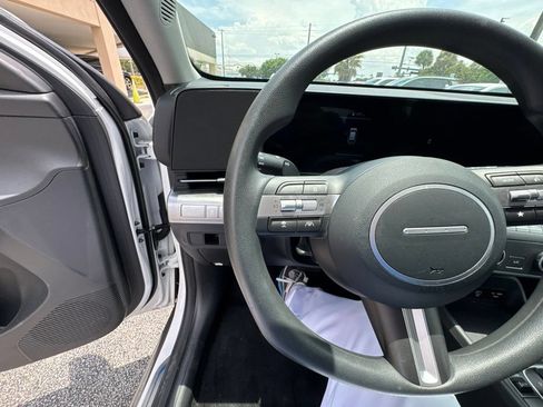 Used 2026 Hyundai Kona SE FWD image 35