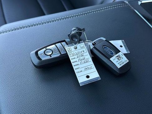 New 2026 Ford F250 Lariat w/ Lariat Ultimate Package image 39