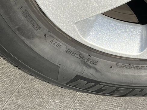 Used 2024 Land Rover Discovery Sport S image 10