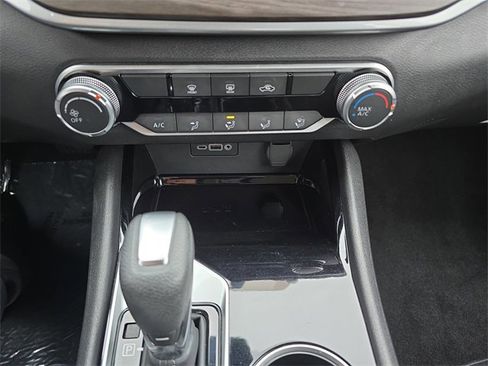 Used 2024 Nissan Altima 2.5 SV image 26