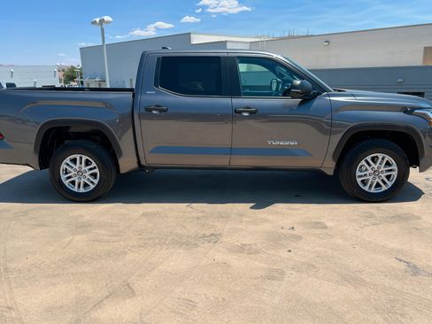 Used 2025 Toyota Tundra SR5 w/ SR5 Convenience Package AWD/4WD image 7