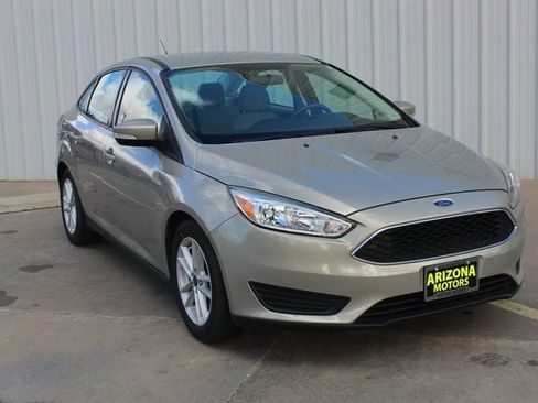 Used 2016 Ford Focus SE image 4