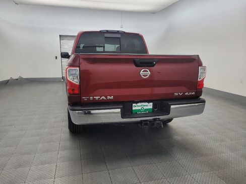 Used 2018 Nissan Titan SV image 6