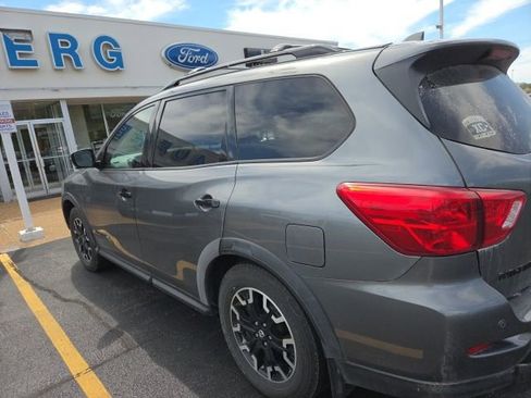 Used 2020 Nissan Pathfinder SL image 6