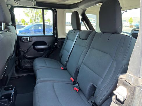 Used 2019 Jeep Wrangler Unlimited Sport AWD/4WD image 9