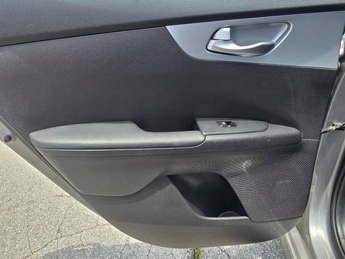 Used 2023 Kia Forte LXS FWD image 12