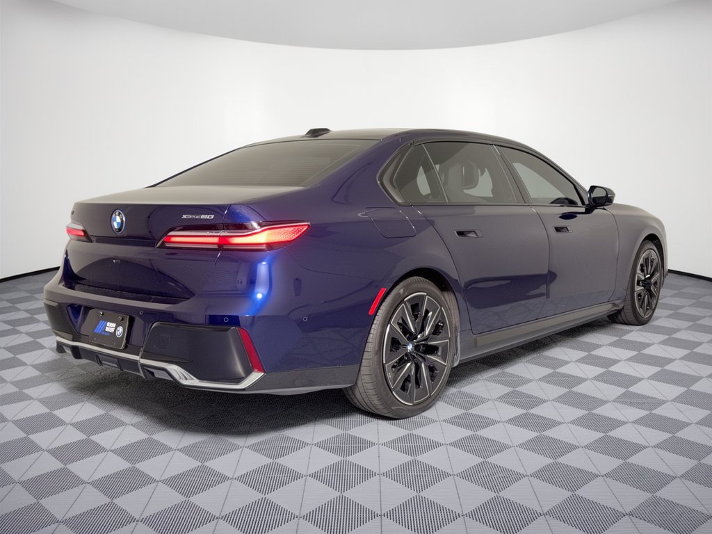 Used 2023 BMW i7 xDrive60 AWD/4WD image 9
