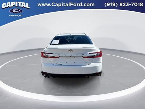 Used 2025 Toyota Camry SE image 7