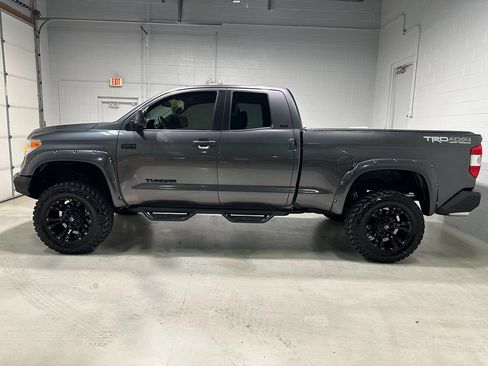 Used 2017 Toyota Tundra SR5 w/ TRD Off Road Package AWD/4WD image 19