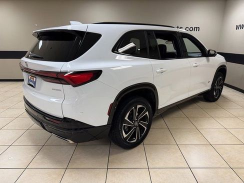 Used 2025 Buick Enclave Sport Touring image 6