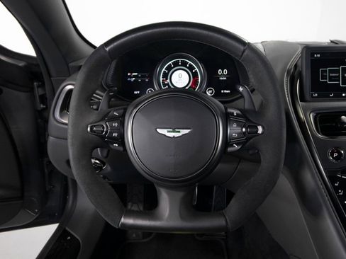 Used 2019 Aston Martin DB11 AMR image 28
