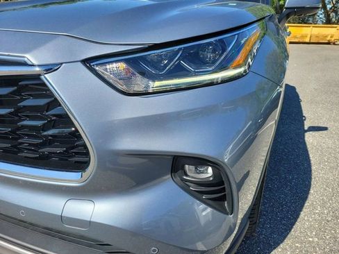Used 2021 Toyota Highlander Platinum image 16
