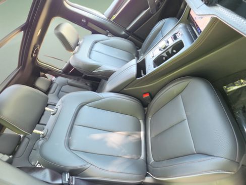 Used 2025 Jeep Wagoneer S Limited AWD/4WD image 47