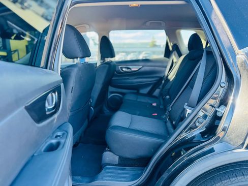 Used 2017 Nissan Rogue SV FWD image 13