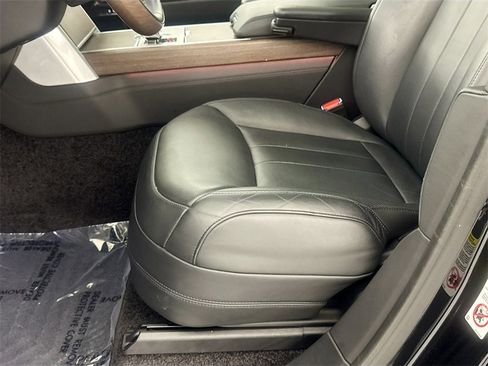 Certified 2024 Land Rover Range Rover Autobiography image 19