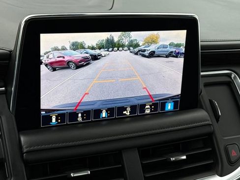 Used 2021 Chevrolet Suburban Z71 w/ Z71 Signature Package image 22