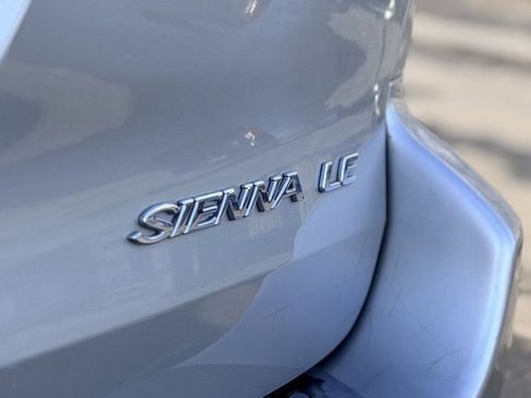 Used 2005 Toyota Sienna CE image 22