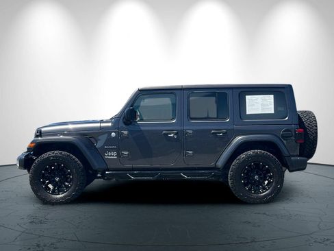 Used 2018 Jeep Wrangler Unlimited Sahara AWD/4WD image 7