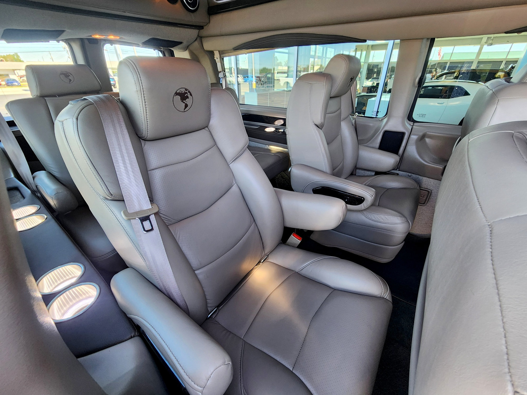 Used 2020 Chevrolet Express 2500 Extended w/ Enhanced Convenience Package RWD image 26