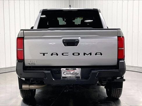 Used 2024 Toyota Tacoma SR image 4