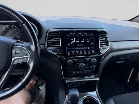 Used 2020 Jeep Grand Cherokee Altitude AWD/4WD image 12