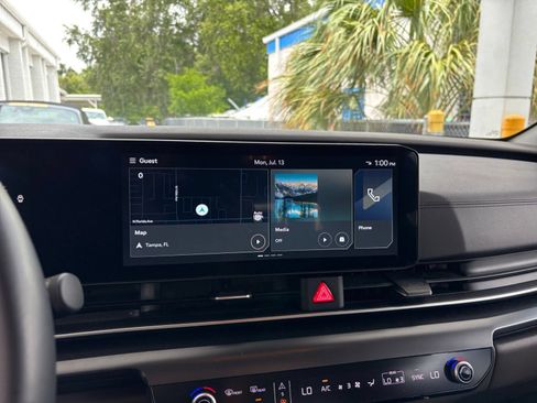 Used 2026 Kia Carnival FWD image 21