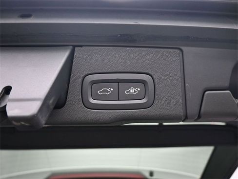 Used 2022 Volvo XC60 B5 Inscription w/ Advanced Package image 33