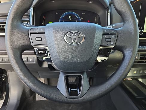 Used 2025 Toyota Camry LE FWD image 24
