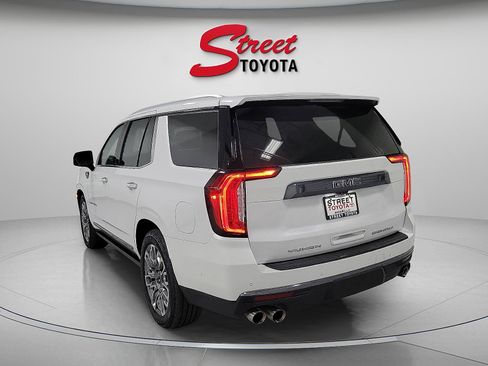 Used 2023 GMC Yukon Denali Ultimate image 2