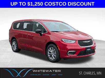 New 2026 Chrysler Pacifica Select