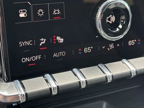 Used 2025 GMC Acadia Elevation FWD image 19