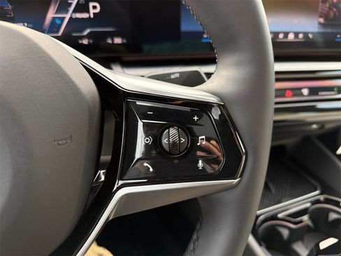 Certified 2025 BMW i5 xDrive40 w/ Premium Package image 32