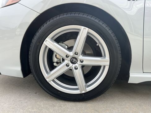 Used 2023 Toyota Camry SE image 13