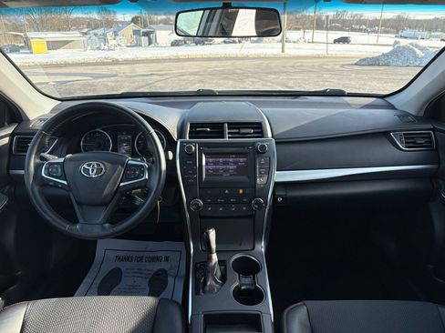Used 2016 Toyota Camry SE image 16