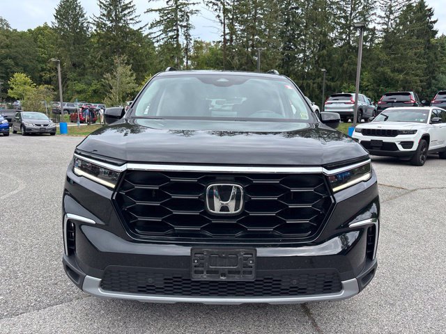 Certified 2023 Honda Pilot Touring image 13
