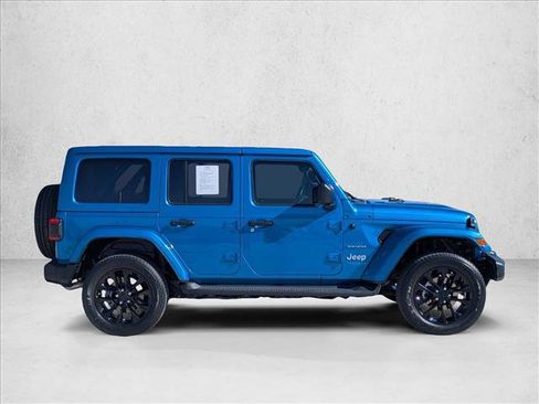 Used 2022 Jeep Wrangler Unlimited Sahara w/ Cold Weather Group image 4