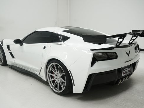 Used 2018 Chevrolet Corvette Grand Sport w/ Z07 Performance Package RWD image 6