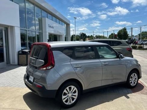Used 2022 Kia Soul LX FWD image 7