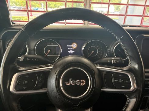 Used 2021 Jeep Gladiator Overland w/ Popular Equipment Package AWD/4WD image 31