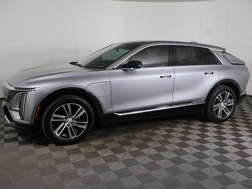Used 2024 Cadillac Lyriq Luxury RWD image 16