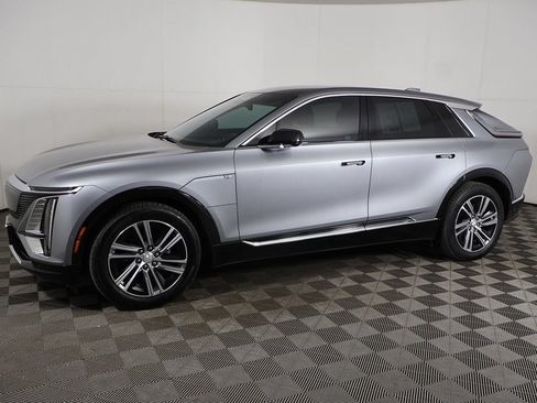 Used 2024 Cadillac Lyriq Luxury RWD image 16