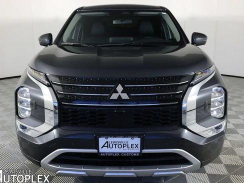 Used 2024 Mitsubishi Outlander SE AWD/4WD image 2