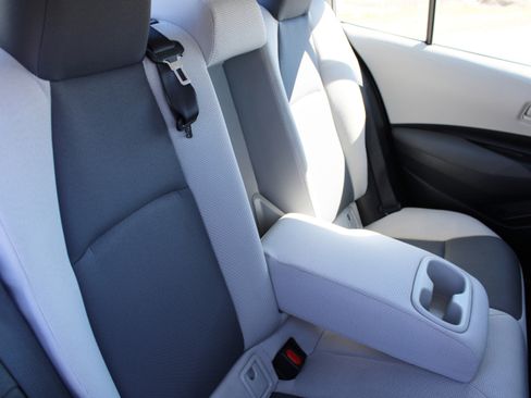 Used 2025 Toyota Corolla LE image 42